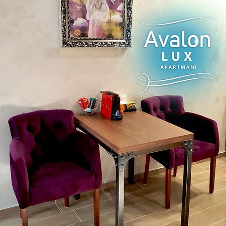 Avalon Lux Studio Apartment Novi Sad Esterno foto