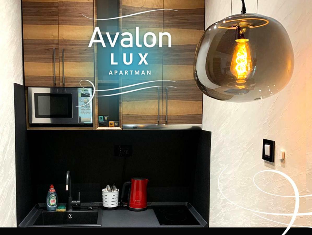 Avalon Lux Studio Apartment Novi Sad Esterno foto