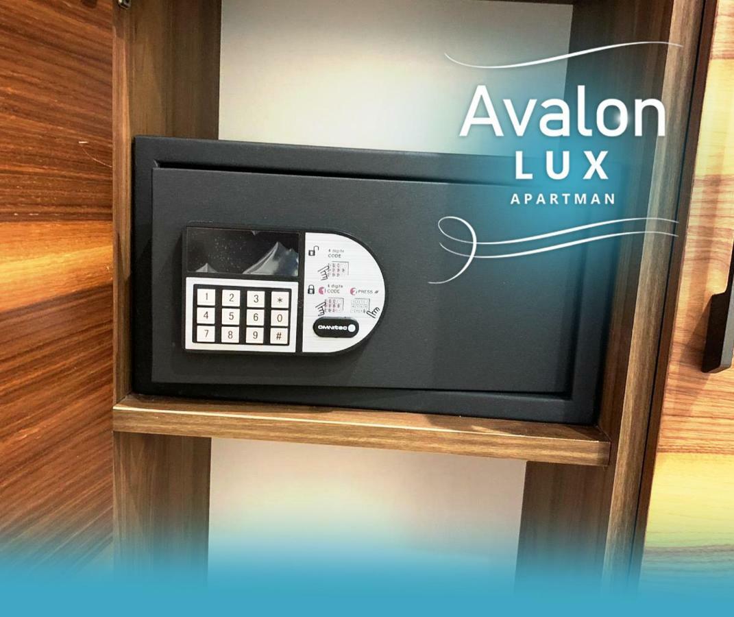 Avalon Lux Studio Apartment Novi Sad Esterno foto