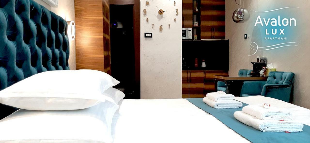 Avalon Lux Studio Apartment Novi Sad Esterno foto
